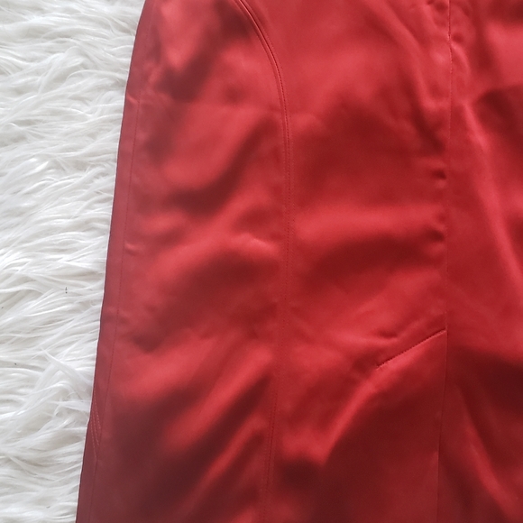 Tristan classy and structured red cocktail dress - Picture 11 of 12